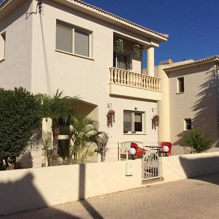 Quality Villa With Pool In Superb Location In Paphos Mandria  Buitenkant foto