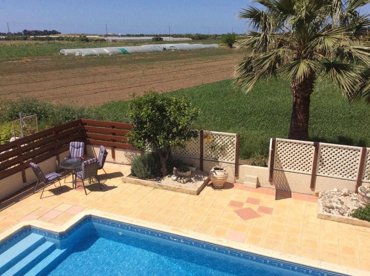 Quality Villa With Pool In Superb Location In Paphos Mandria  Buitenkant foto