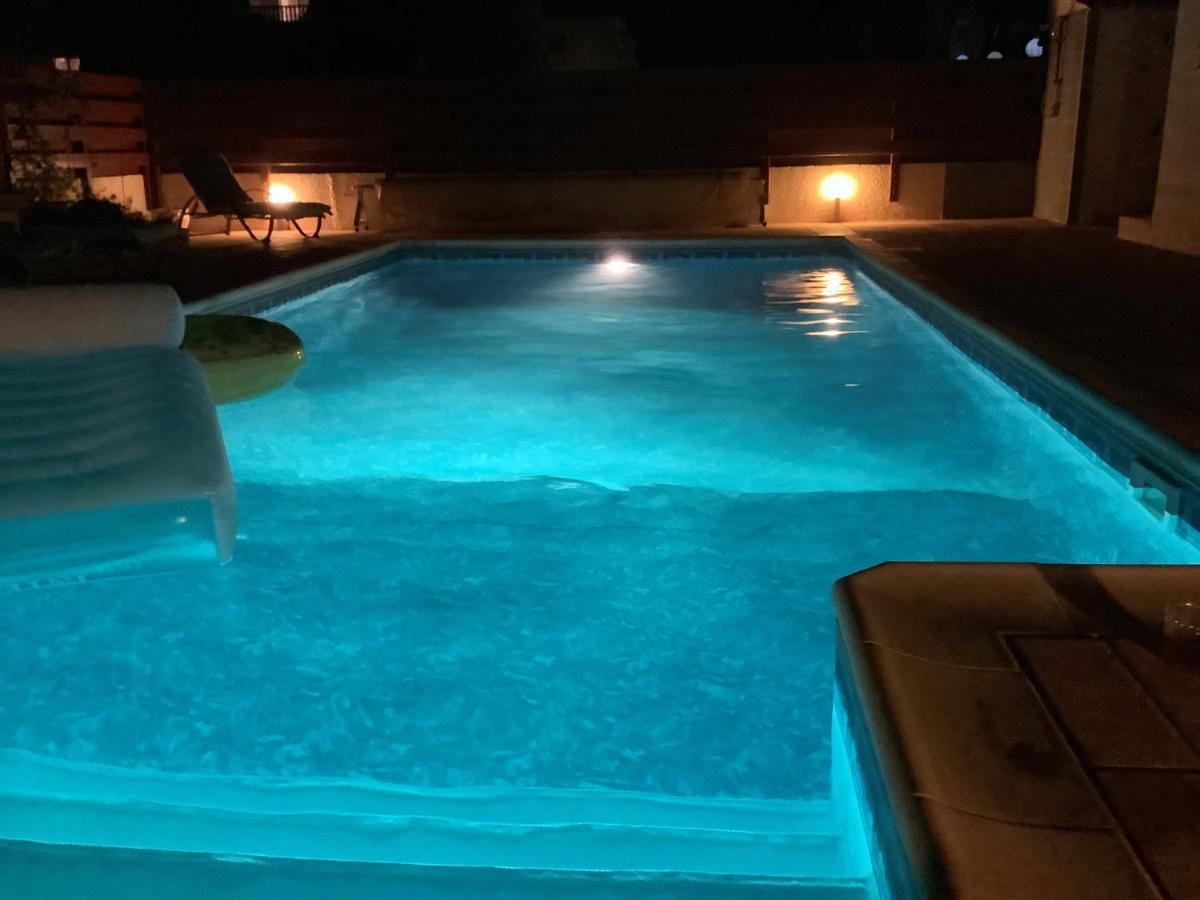 Quality Villa With Pool In Superb Location In Paphos Mandria  Buitenkant foto