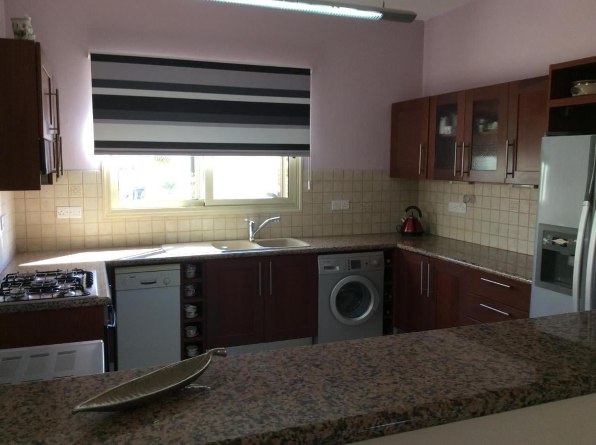Quality Villa With Pool In Superb Location In Paphos Mandria  Buitenkant foto