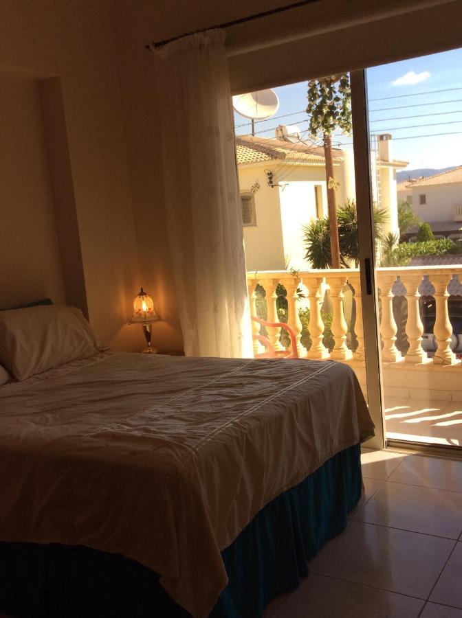 Quality Villa With Pool In Superb Location In Paphos Mandria  Buitenkant foto